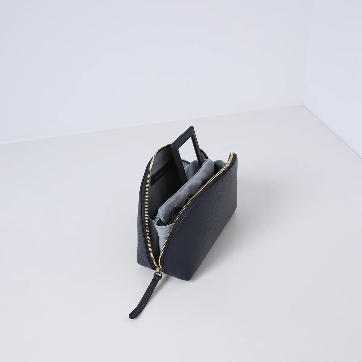 COSMETIC CASE | NAVY - Image 5