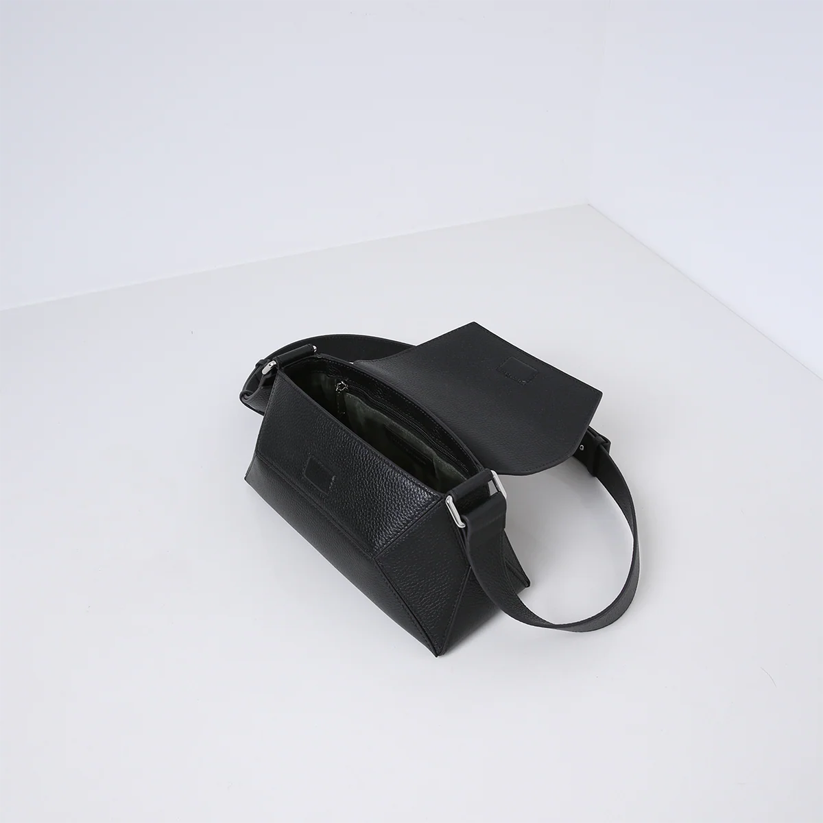 IZZY | BLACK - Image 5