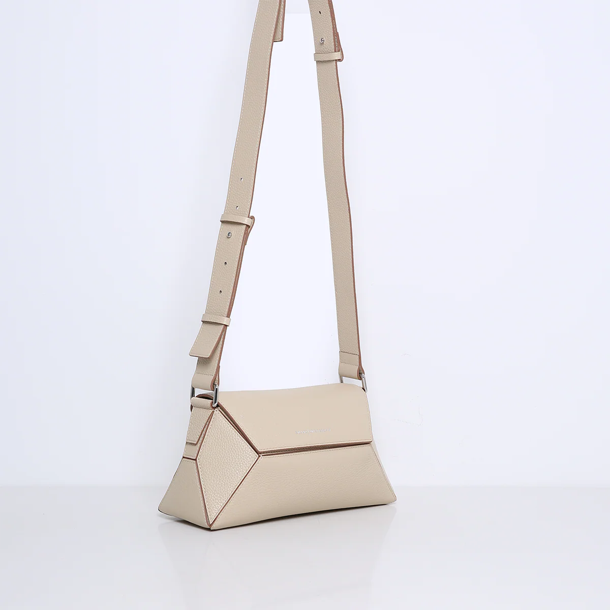 IZZY | LIMESTONE - Image 3