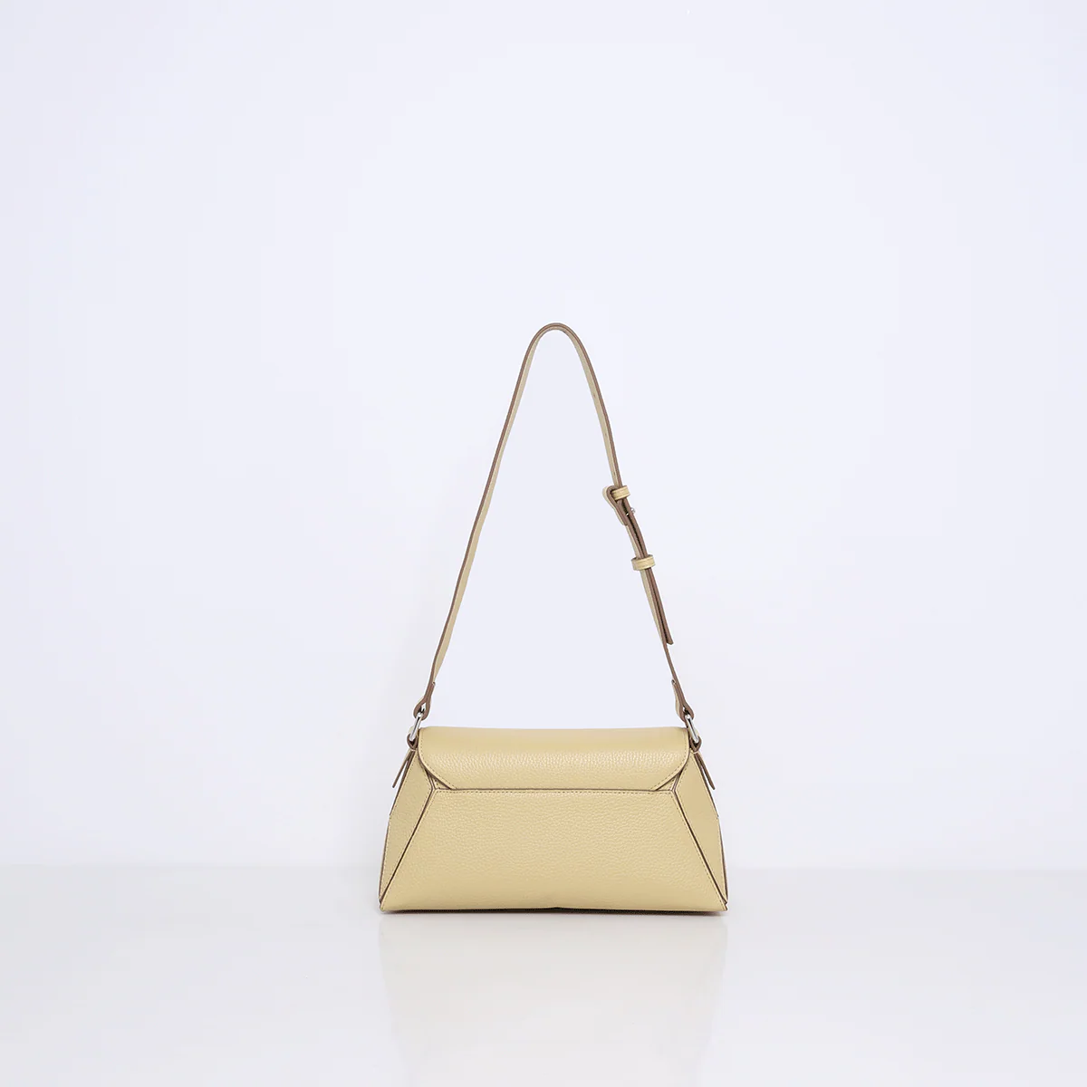IZZY | BUTTER - Image 4