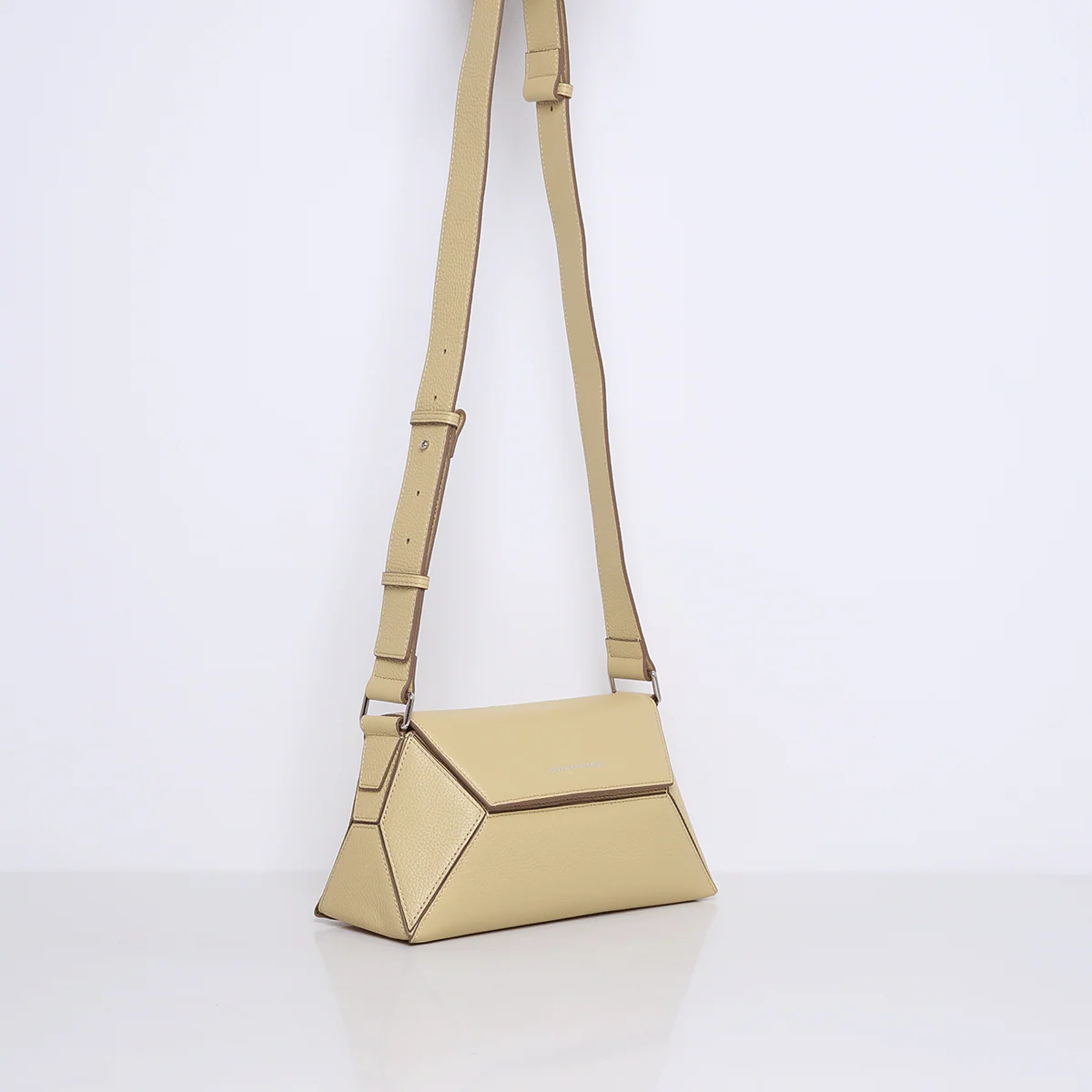IZZY | BUTTER - Image 5