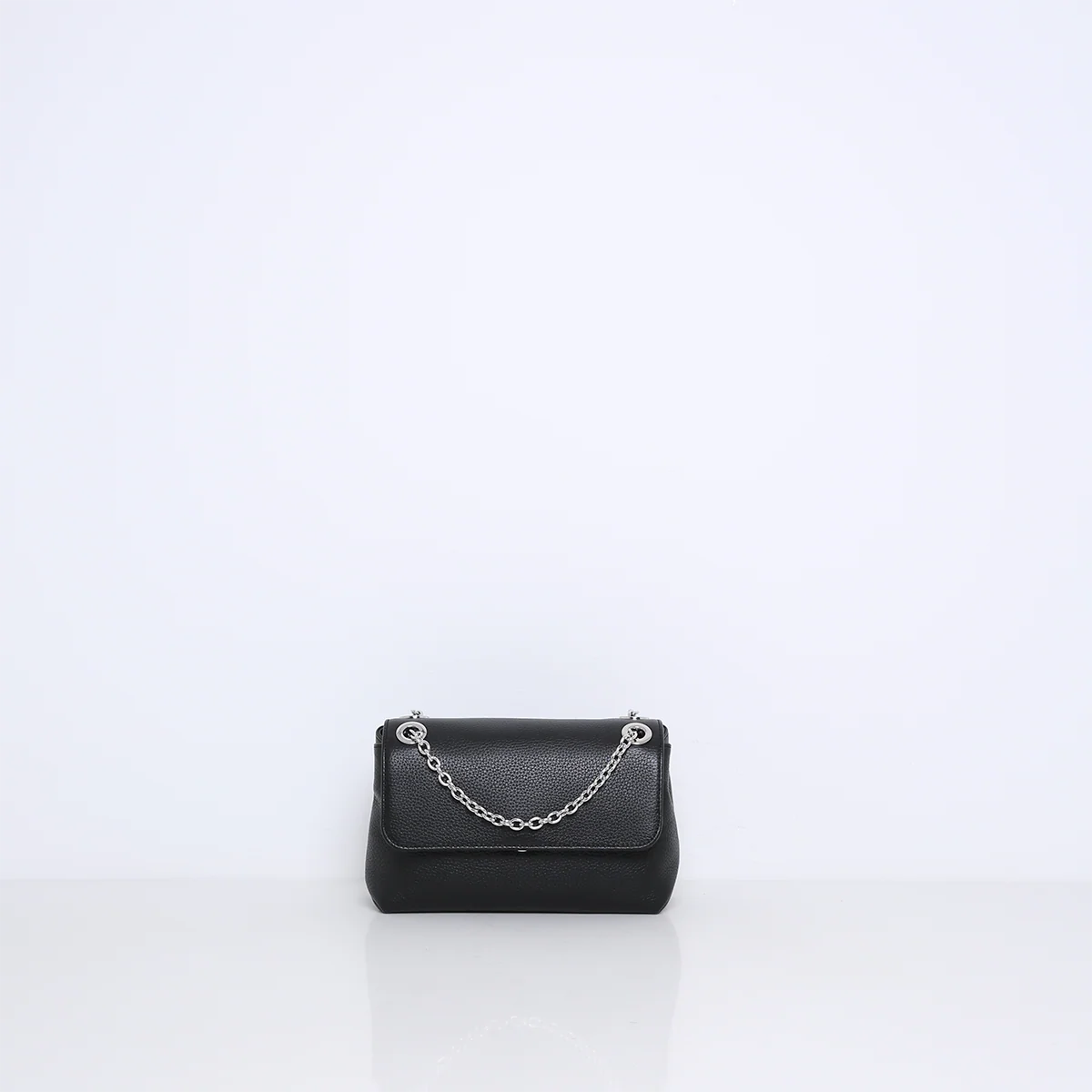 LIV | BLACK