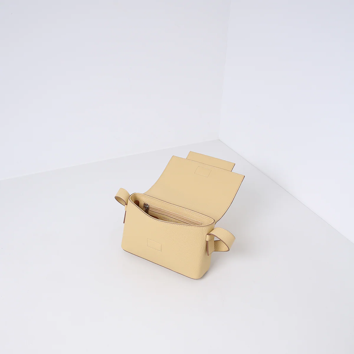 MEGAN | BUTTER - Image 4